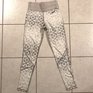 LIMITED EDITION NIKE PRO LEGGINGS SIZE XS
